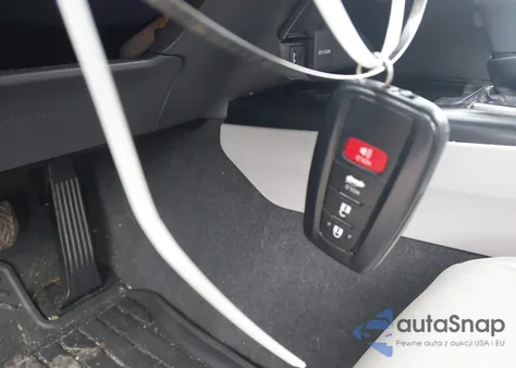 2018 Toyota Camry Se z USA, uszkodzony, nr VIN 4T1B11HK7JU104332